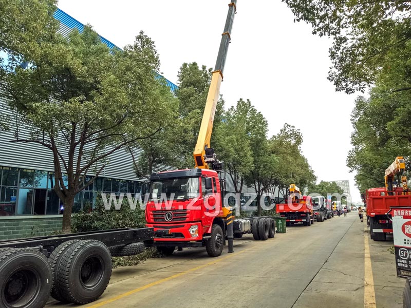 湖北程力集團(tuán)東風(fēng)隨車起重運輸 湖北程力集團(tuán)東風(fēng)隨車起重運輸