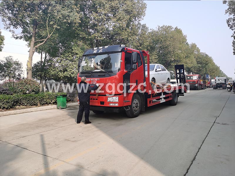 湖北程力專用汽車有限公司解放J6平板運(yùn)輸車 湖北程力專用汽車有限公司解放J6平板運(yùn)輸車