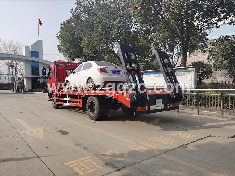 湖北程力專用汽車有限公司解放J6平板運(yùn)輸車 湖北程力專用汽車有限公司解放J6平板運(yùn)輸車