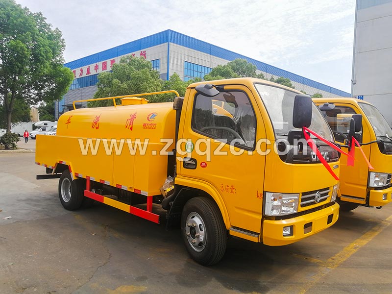 湖北程力集團東風(fēng)清洗車