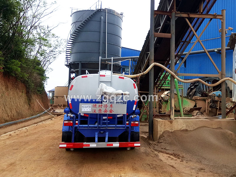 上圖為程力專用汽車股份有限公司 上圖為程力專用汽車股份有限公司