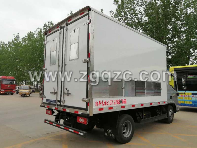 程力集團(tuán)雞苗運(yùn)輸車 程力集團(tuán)雞苗運(yùn)輸車