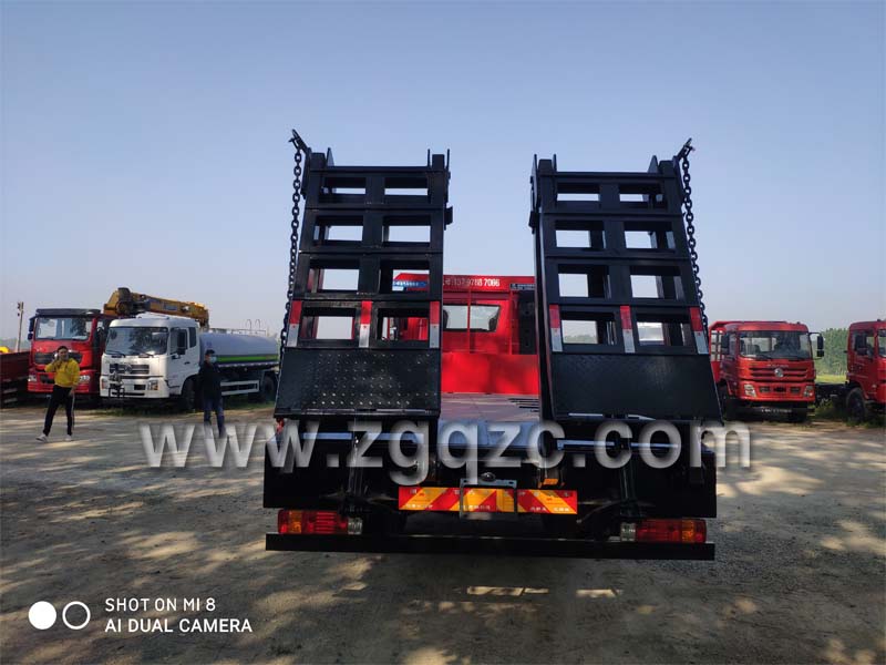 程力集團(tuán)解放J6平板運(yùn)輸車