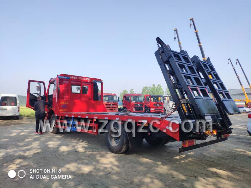 程力集團(tuán)解放J6平板運(yùn)輸車