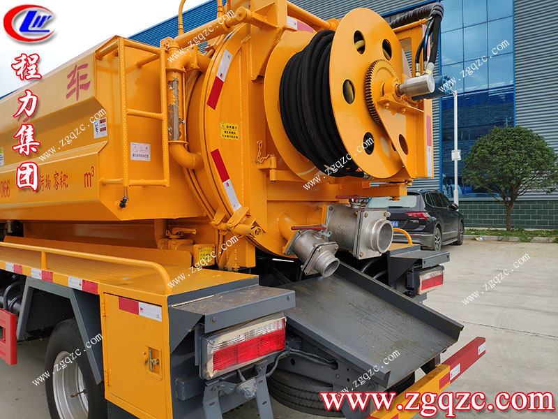 東風多利卡清洗吸污車