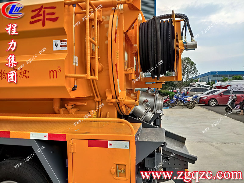 東風多利卡清洗吸污車