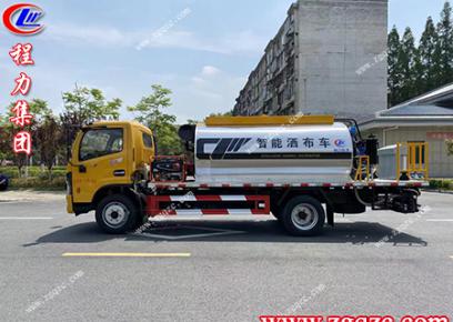 采用人性化設(shè)計(jì)，在惡劣環(huán)境下也能進(jìn)行施工作業(yè)的瀝青灑